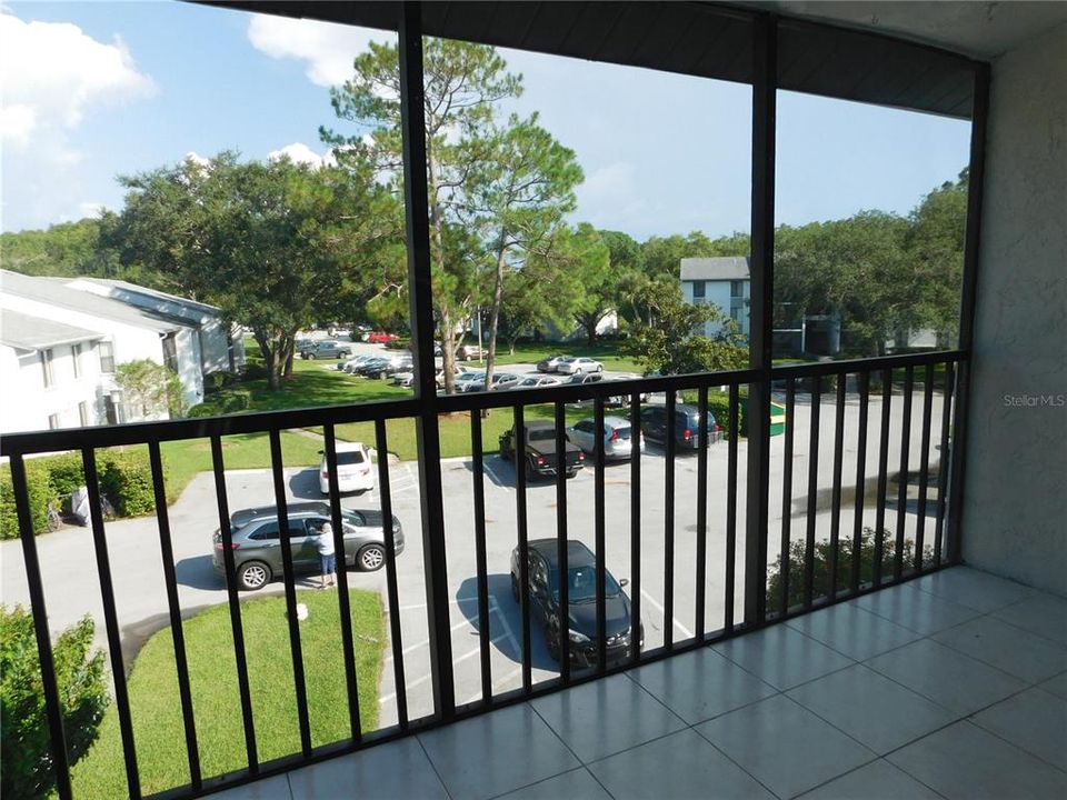 Под контрактом: $1,675 (2 спален, 2 ванн, 1040 Квадратных фут)