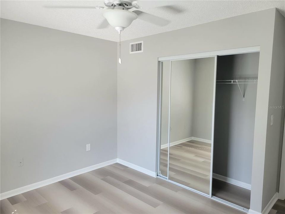 Под контрактом: $1,675 (2 спален, 2 ванн, 1040 Квадратных фут)