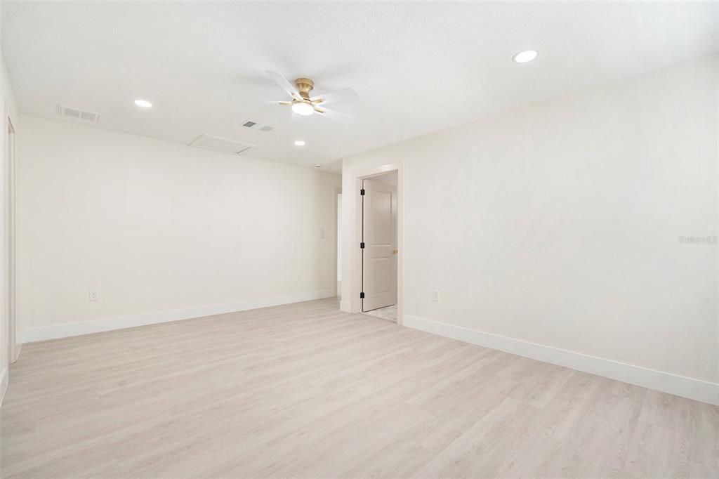 En Venta: $489,900 (3 camas, 3 baños, 1710 Pies cuadrados)