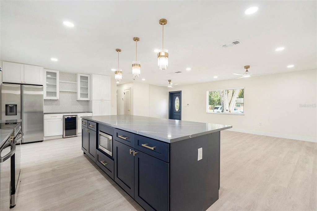 En Venta: $489,900 (3 camas, 3 baños, 1710 Pies cuadrados)