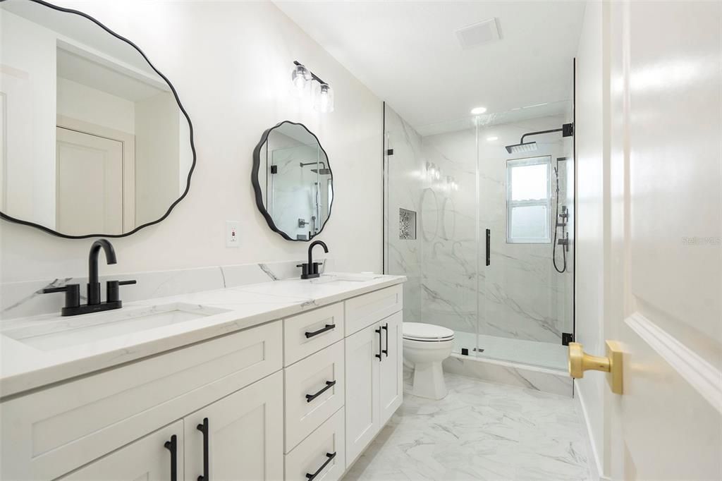 En Venta: $489,900 (3 camas, 3 baños, 1710 Pies cuadrados)