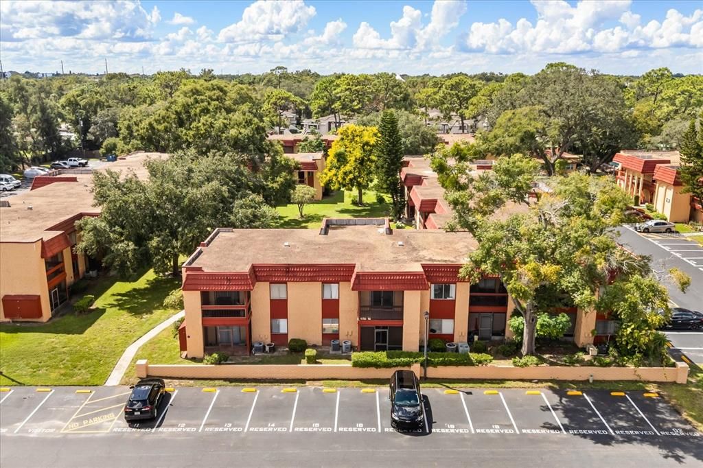 For Sale: $105,000 (2 beds, 1 baths, 832 Square Feet)