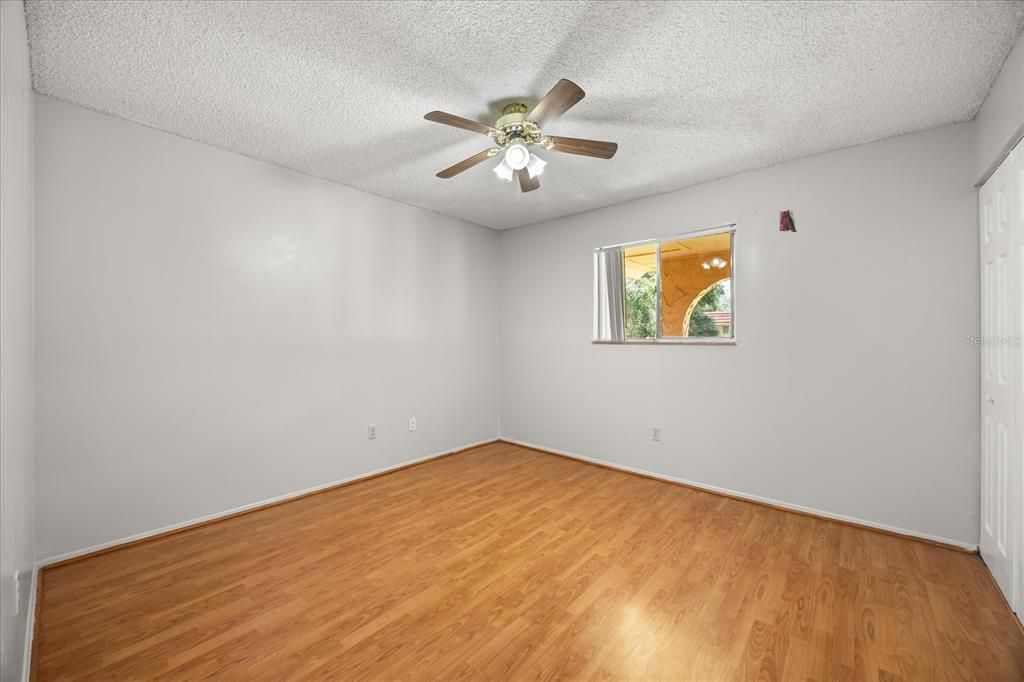 For Sale: $105,000 (2 beds, 1 baths, 832 Square Feet)