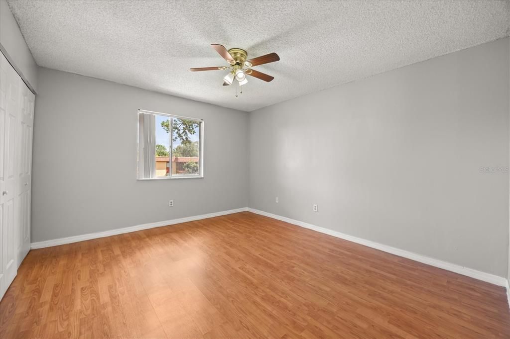 For Sale: $105,000 (2 beds, 1 baths, 832 Square Feet)