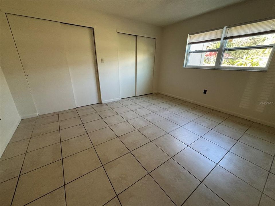 Active With Contract: $1,100 (1 beds, 1 baths, 723 Square Feet)