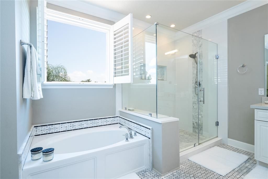 For Sale: $1,200,000 (4 beds, 4 baths, 4114 Square Feet)