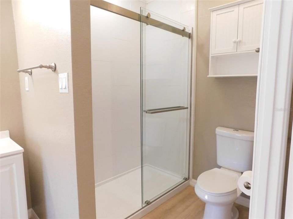 For Sale: $295,000 (3 beds, 2 baths, 1296 Square Feet)