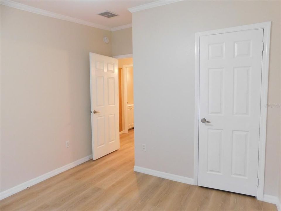 For Sale: $295,000 (3 beds, 2 baths, 1296 Square Feet)