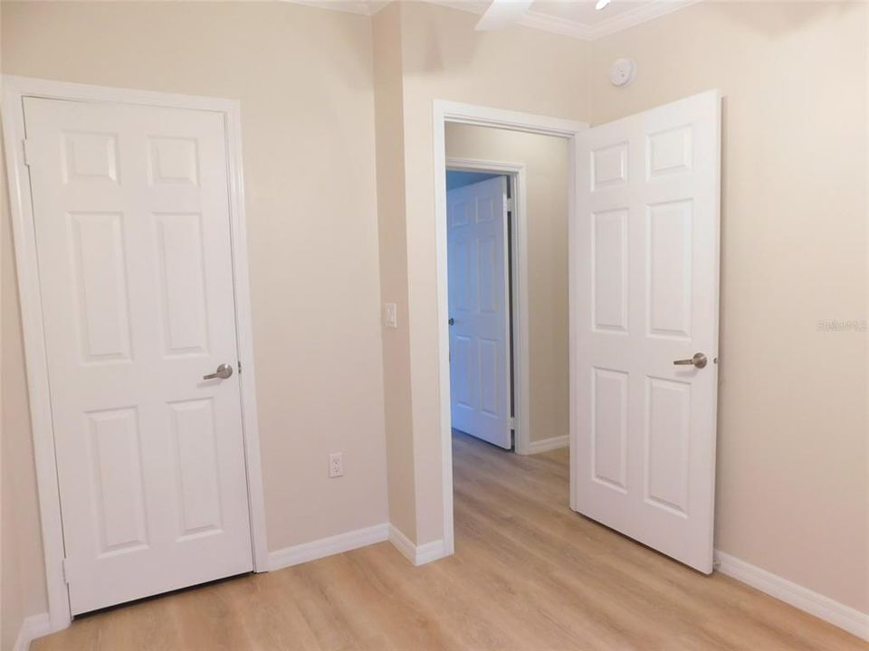 For Sale: $295,000 (3 beds, 2 baths, 1296 Square Feet)