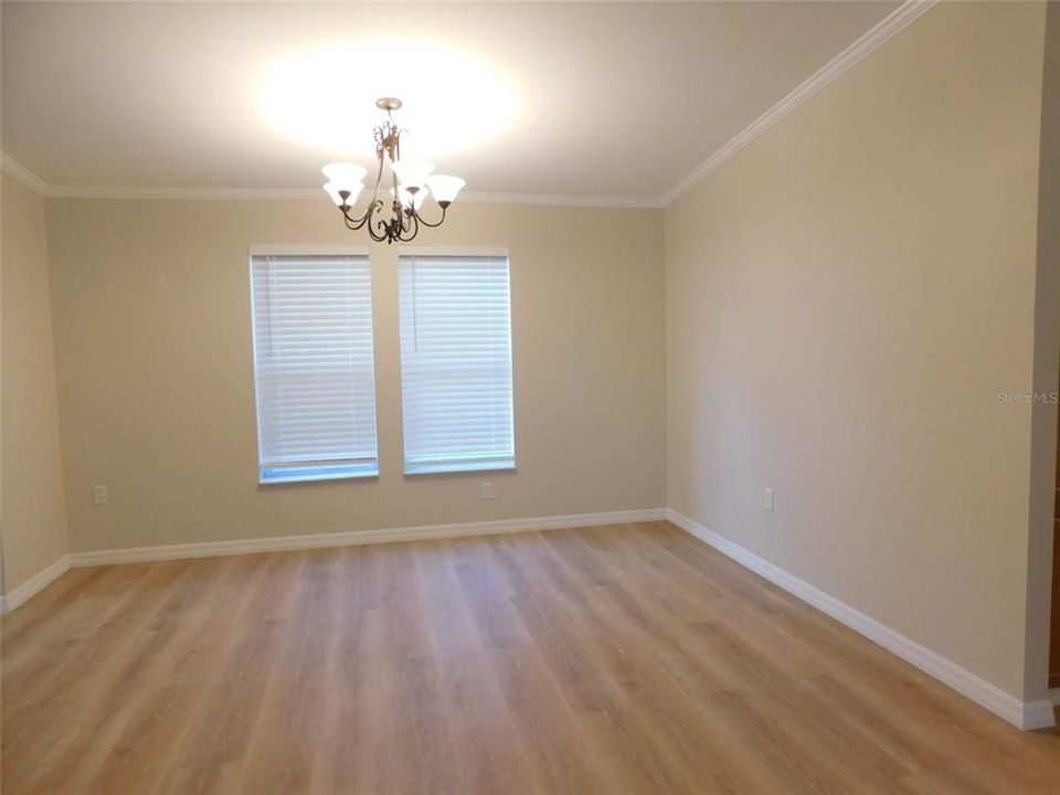 For Sale: $295,000 (3 beds, 2 baths, 1296 Square Feet)