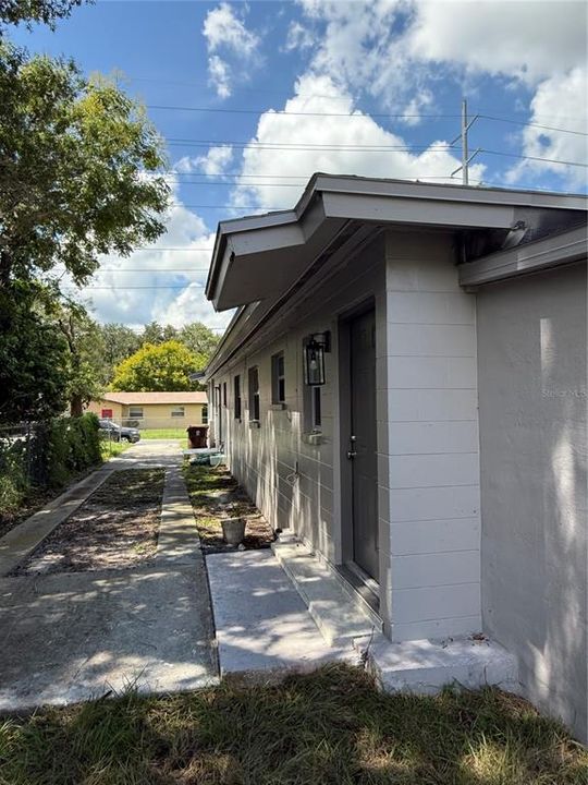 For Rent: $1,250 (2 beds, 1 baths, 720 Square Feet)