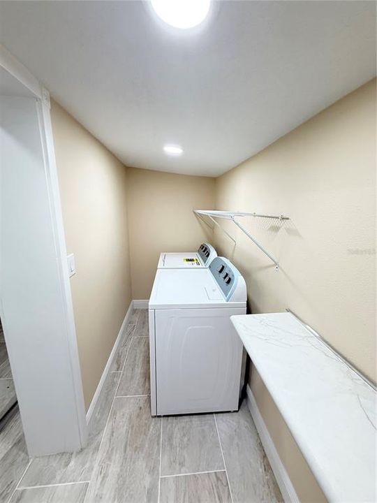 For Rent: $1,250 (2 beds, 1 baths, 720 Square Feet)