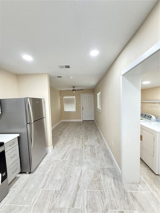 For Rent: $1,250 (2 beds, 1 baths, 720 Square Feet)