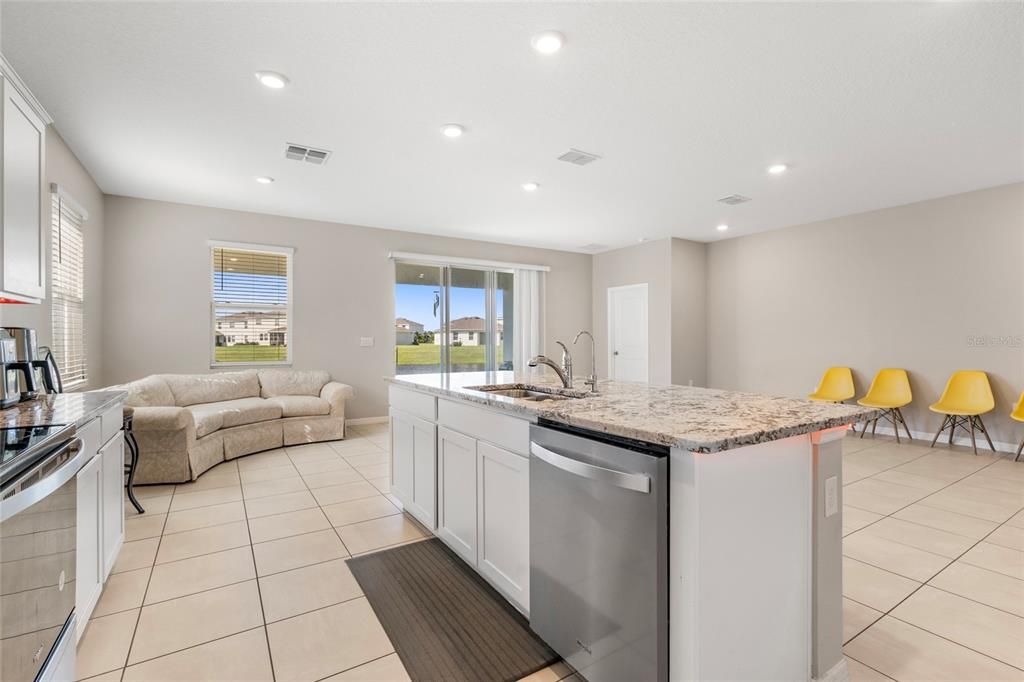 For Rent: $3,000 (4 beds, 2 baths, 2045 Square Feet)