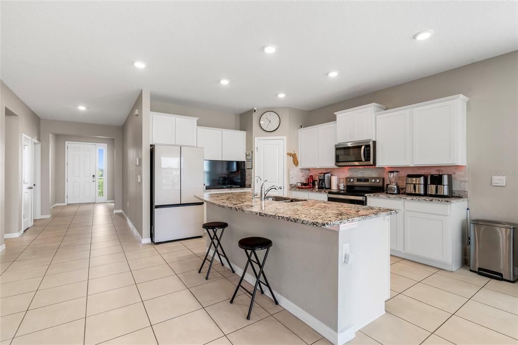 For Rent: $3,000 (4 beds, 2 baths, 2045 Square Feet)