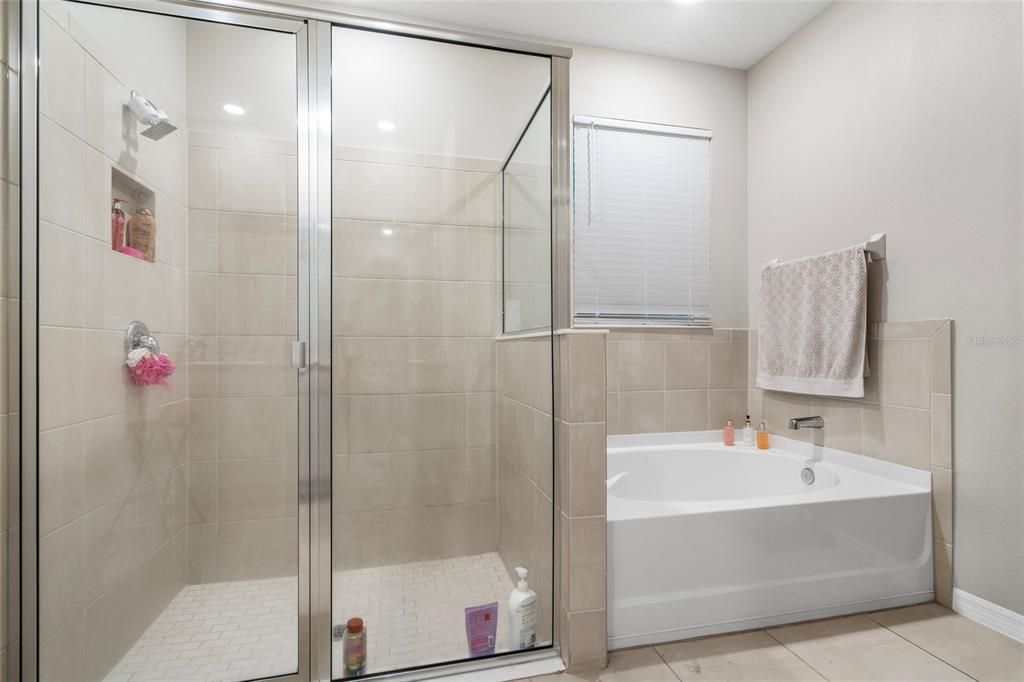 For Rent: $3,000 (4 beds, 2 baths, 2045 Square Feet)