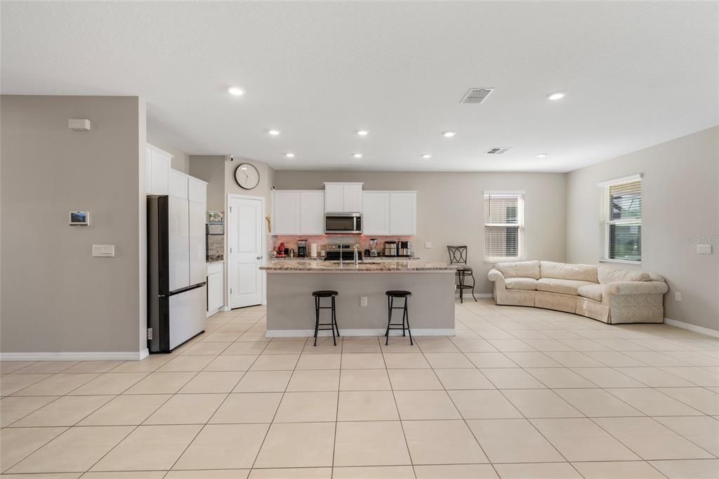 For Rent: $3,000 (4 beds, 2 baths, 2045 Square Feet)