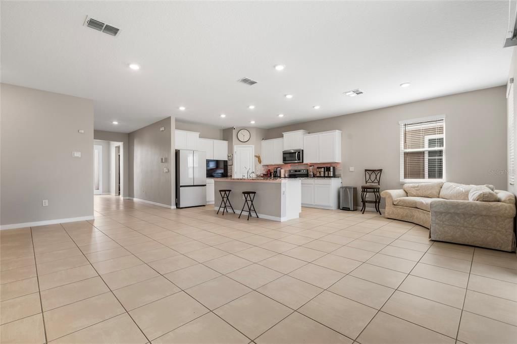 For Rent: $3,000 (4 beds, 2 baths, 2045 Square Feet)