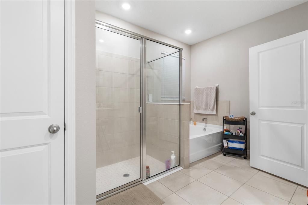 For Rent: $3,000 (4 beds, 2 baths, 2045 Square Feet)