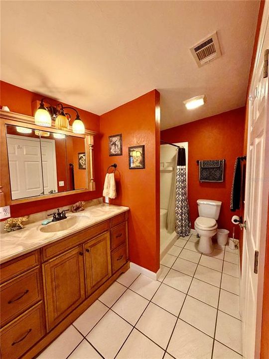 En Venta: $240,000 (2 camas, 2 baños, 1773 Pies cuadrados)