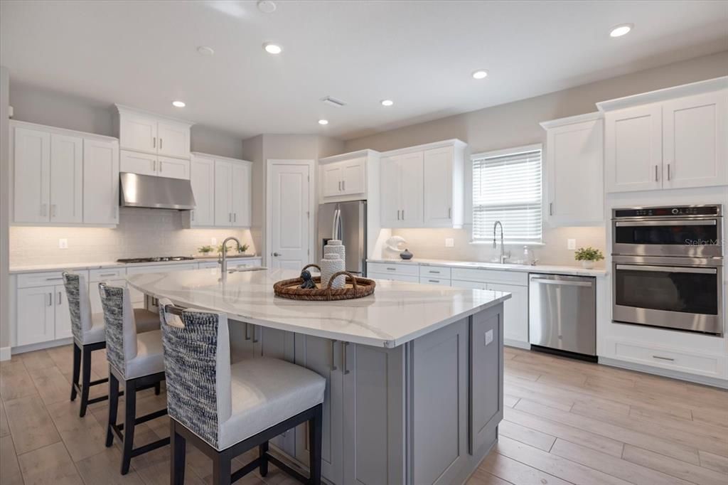 En Venta: $1,764,900 (3 camas, 3 baños, 3101 Pies cuadrados)