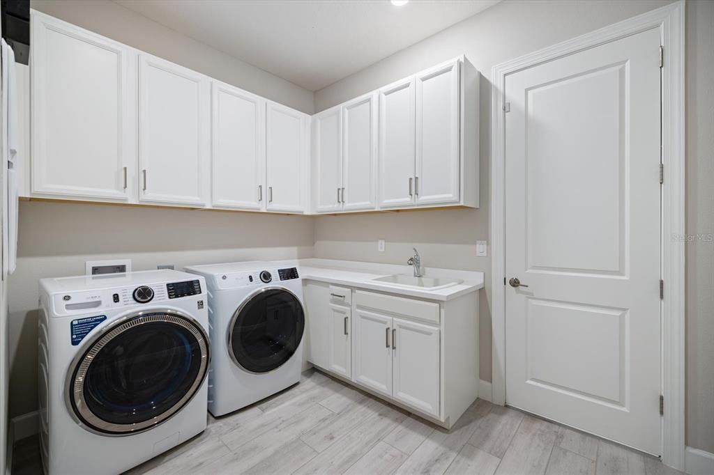 En Venta: $1,764,900 (3 camas, 3 baños, 3101 Pies cuadrados)