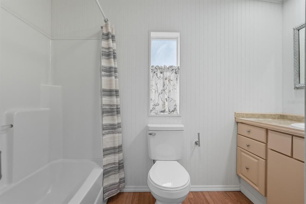 Active With Contract: $170,000 (2 beds, 2 baths, 1203 Square Feet)