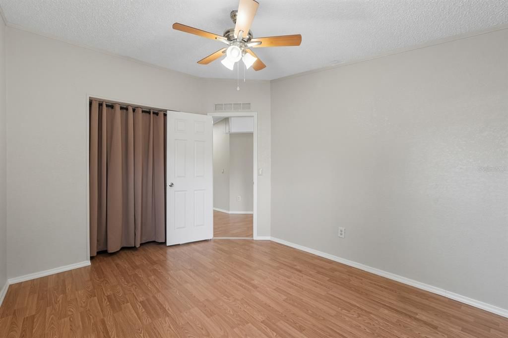 Active With Contract: $170,000 (2 beds, 2 baths, 1203 Square Feet)