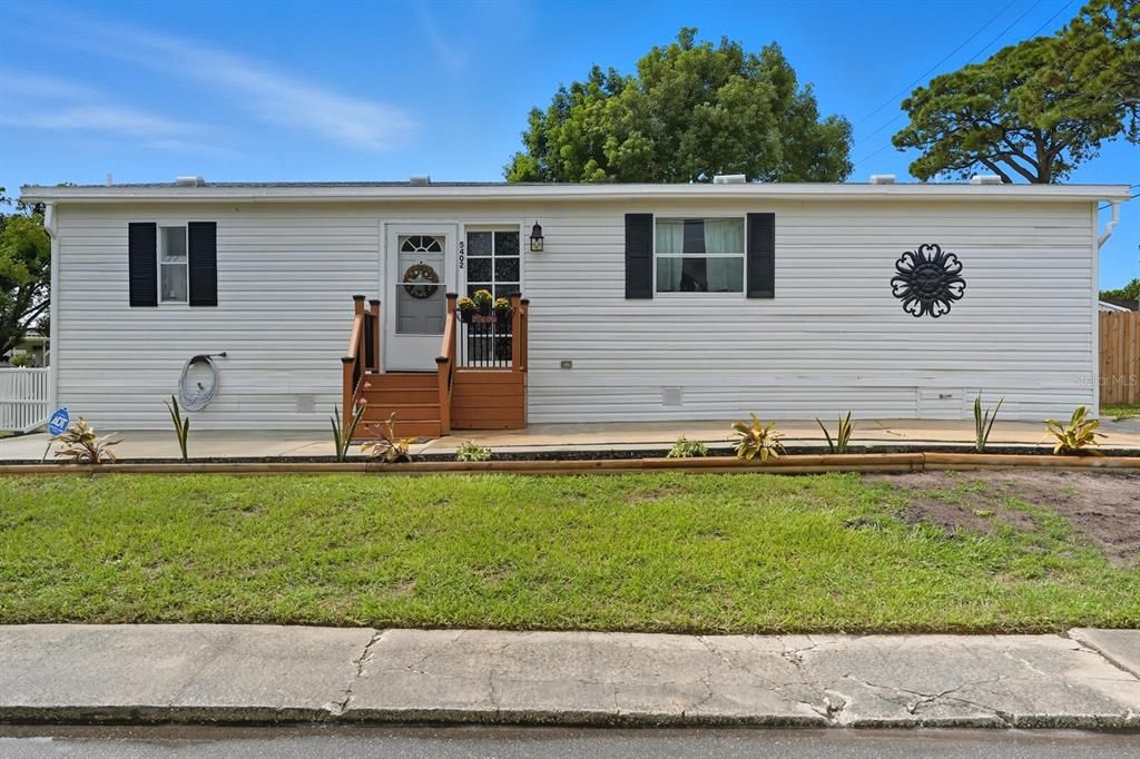 Active With Contract: $170,000 (2 beds, 2 baths, 1203 Square Feet)