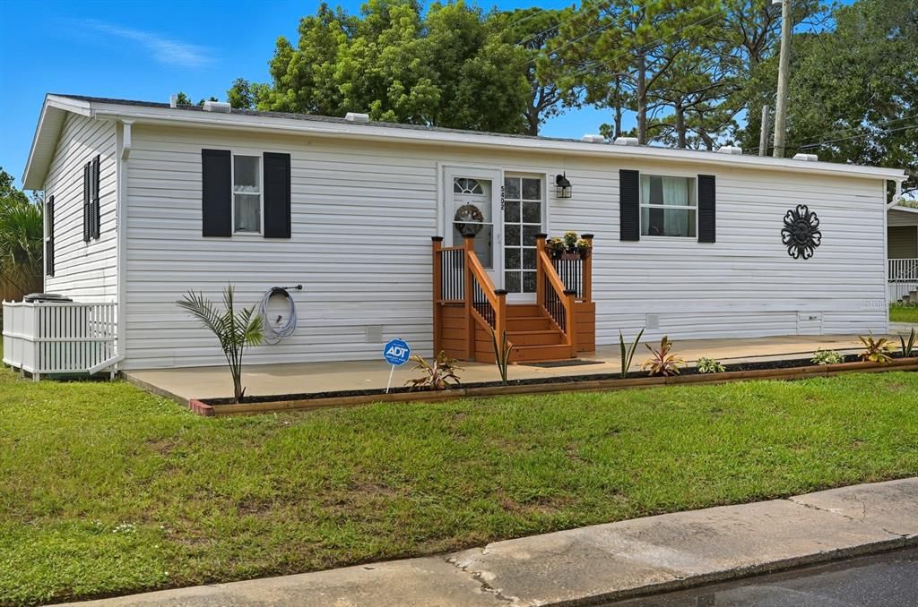 Active With Contract: $170,000 (2 beds, 2 baths, 1203 Square Feet)