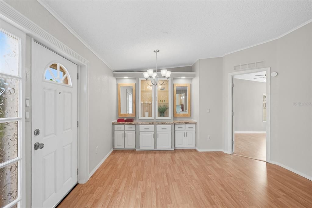 Active With Contract: $170,000 (2 beds, 2 baths, 1203 Square Feet)