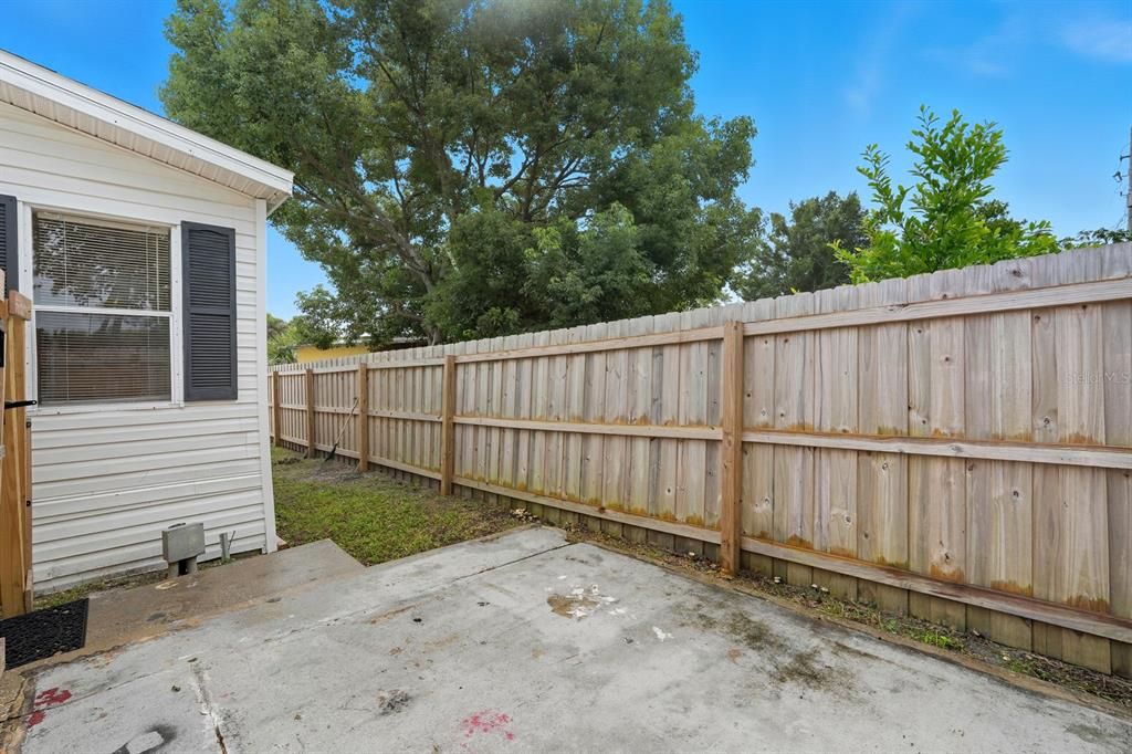 Active With Contract: $170,000 (2 beds, 2 baths, 1203 Square Feet)