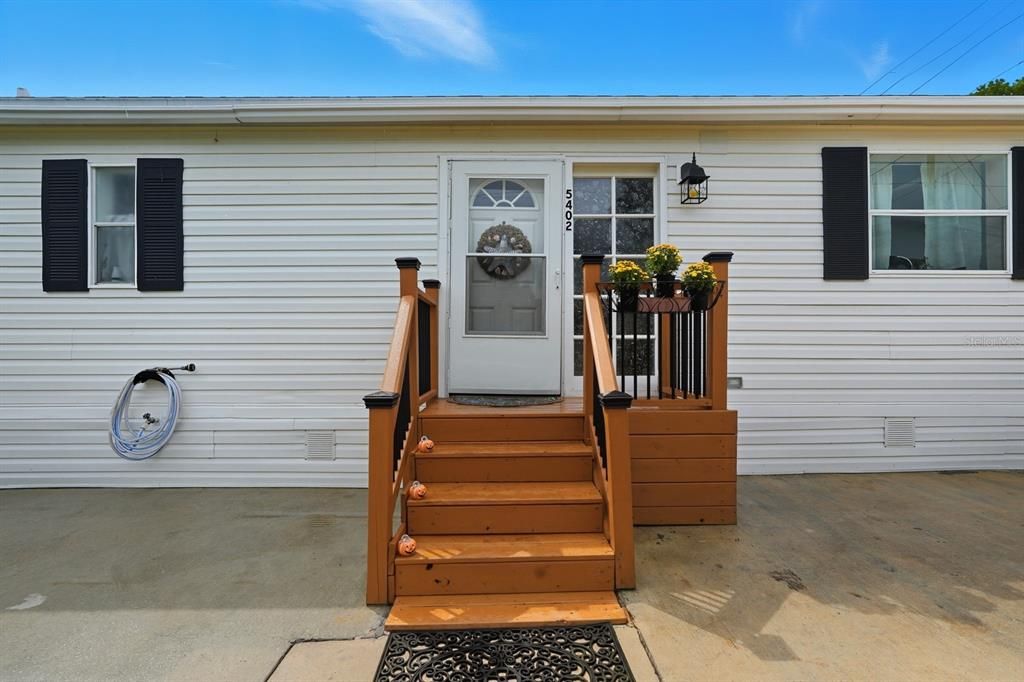 Active With Contract: $170,000 (2 beds, 2 baths, 1203 Square Feet)