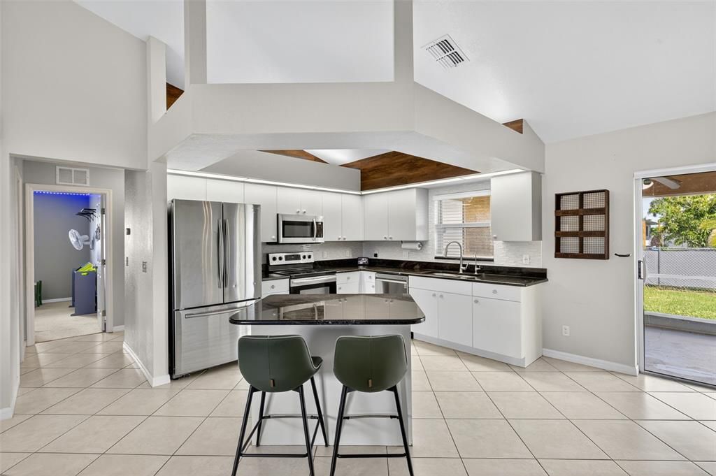 En Venta: $285,000 (4 camas, 2 baños, 1712 Pies cuadrados)