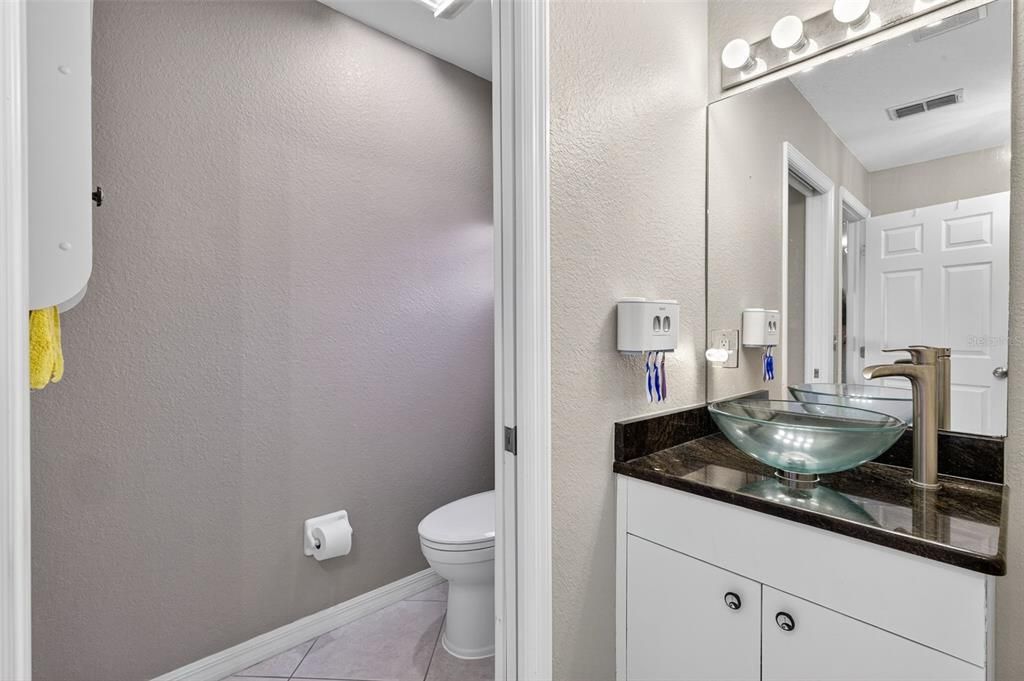 En Venta: $285,000 (4 camas, 2 baños, 1712 Pies cuadrados)