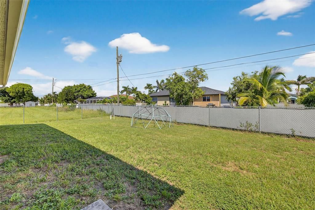 En Venta: $285,000 (4 camas, 2 baños, 1712 Pies cuadrados)