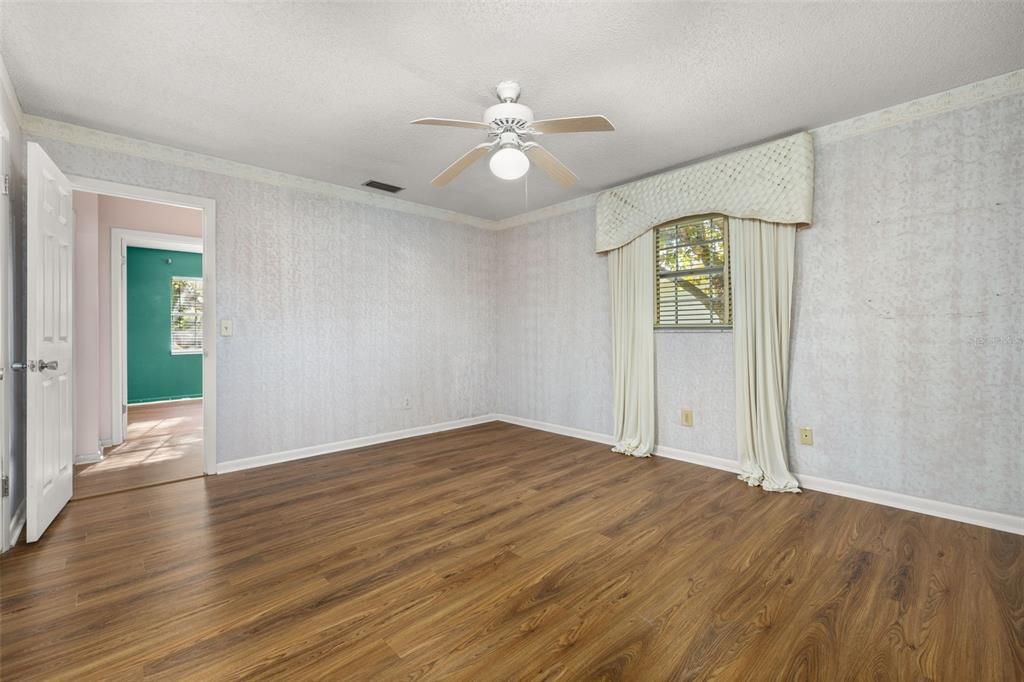 На продажу: $269,900 (3 спален, 2 ванн, 1316 Квадратных фут)