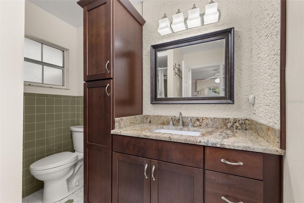 На продажу: $269,900 (3 спален, 2 ванн, 1316 Квадратных фут)