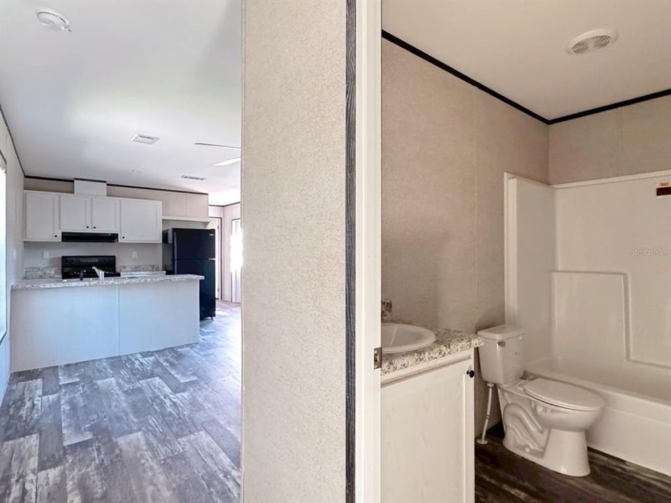 En Venta: $228,000 (2 camas, 2 baños, 1048 Pies cuadrados)