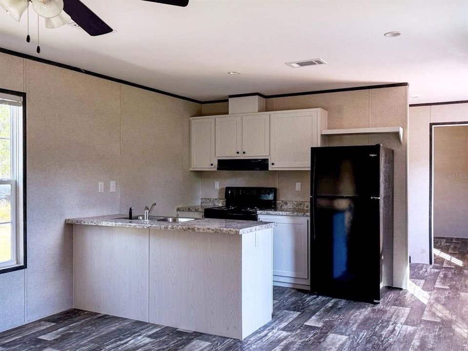 En Venta: $228,000 (2 camas, 2 baños, 1048 Pies cuadrados)