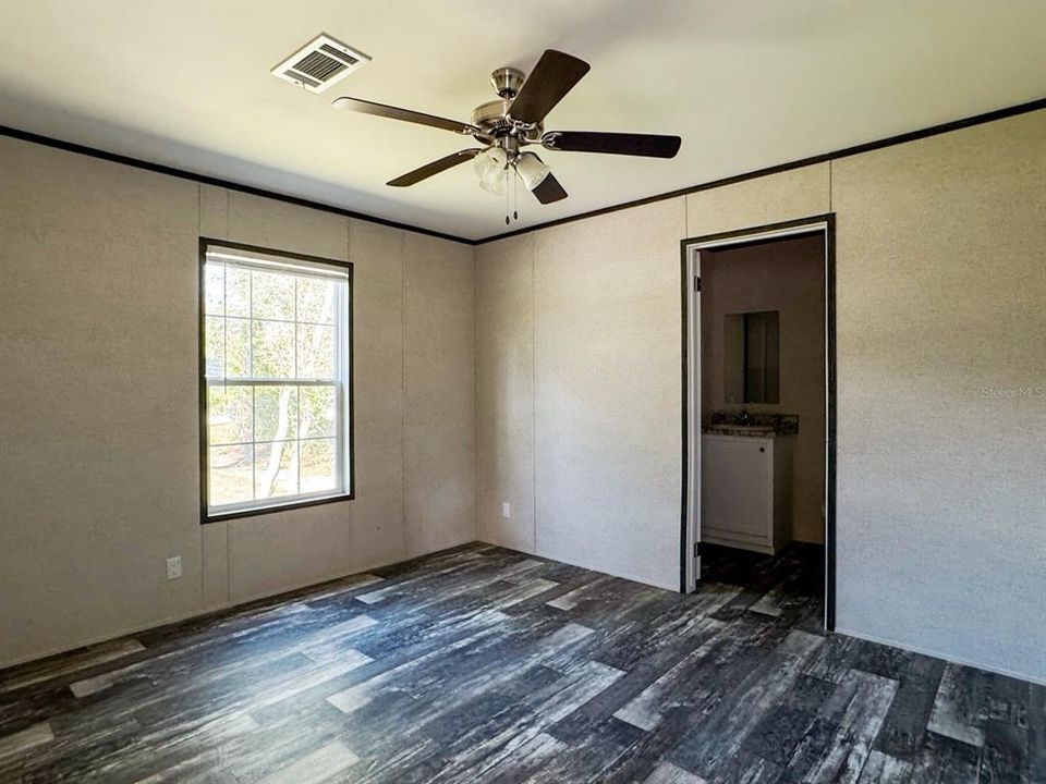 En Venta: $228,000 (2 camas, 2 baños, 1048 Pies cuadrados)