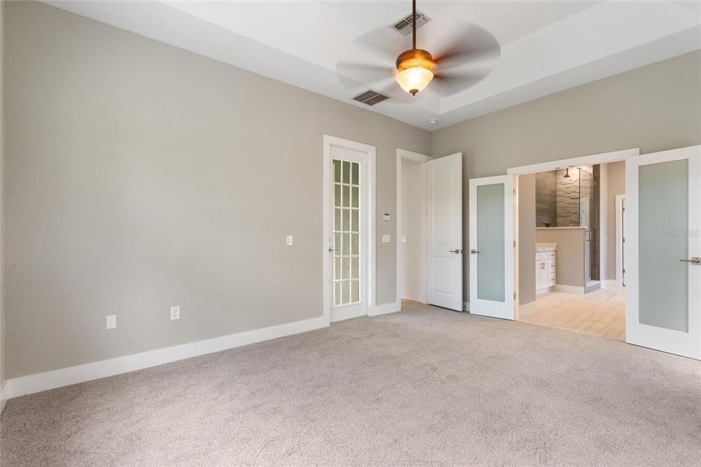 合同活跃: $595,000 (4 贝兹, 3 浴室, 2815 平方英尺)