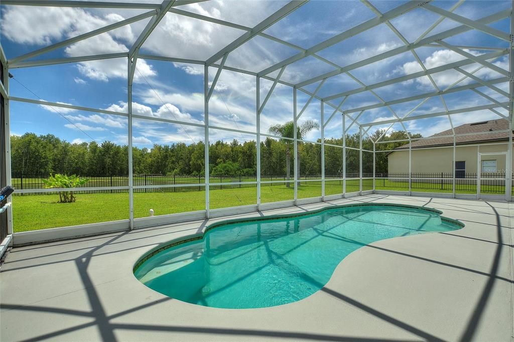 合同活跃: $595,000 (4 贝兹, 3 浴室, 2815 平方英尺)