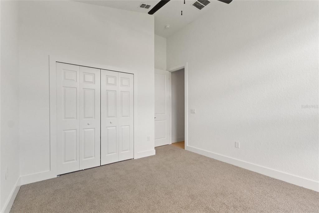 合同活跃: $595,000 (4 贝兹, 3 浴室, 2815 平方英尺)