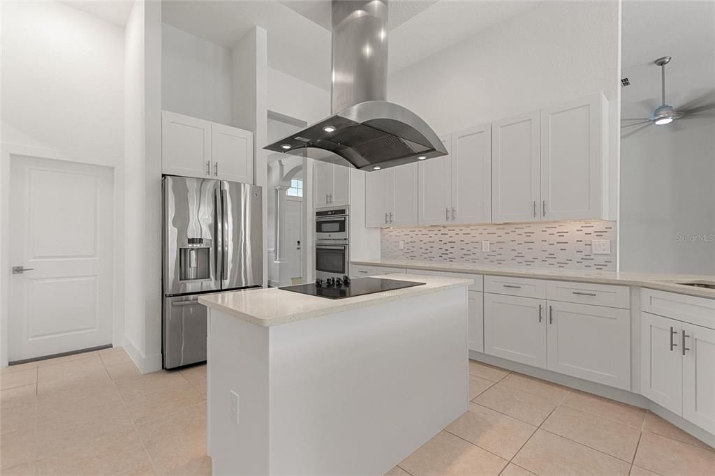 合同活跃: $595,000 (4 贝兹, 3 浴室, 2815 平方英尺)