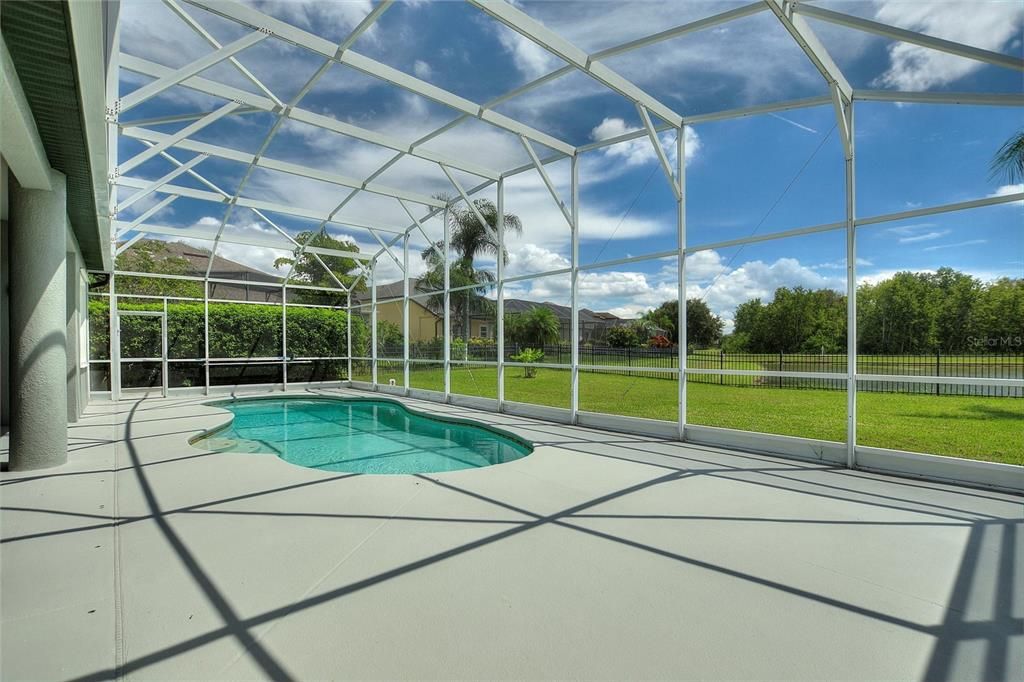 合同活跃: $595,000 (4 贝兹, 3 浴室, 2815 平方英尺)