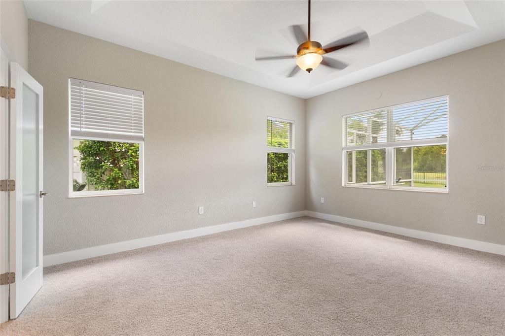 合同活跃: $595,000 (4 贝兹, 3 浴室, 2815 平方英尺)