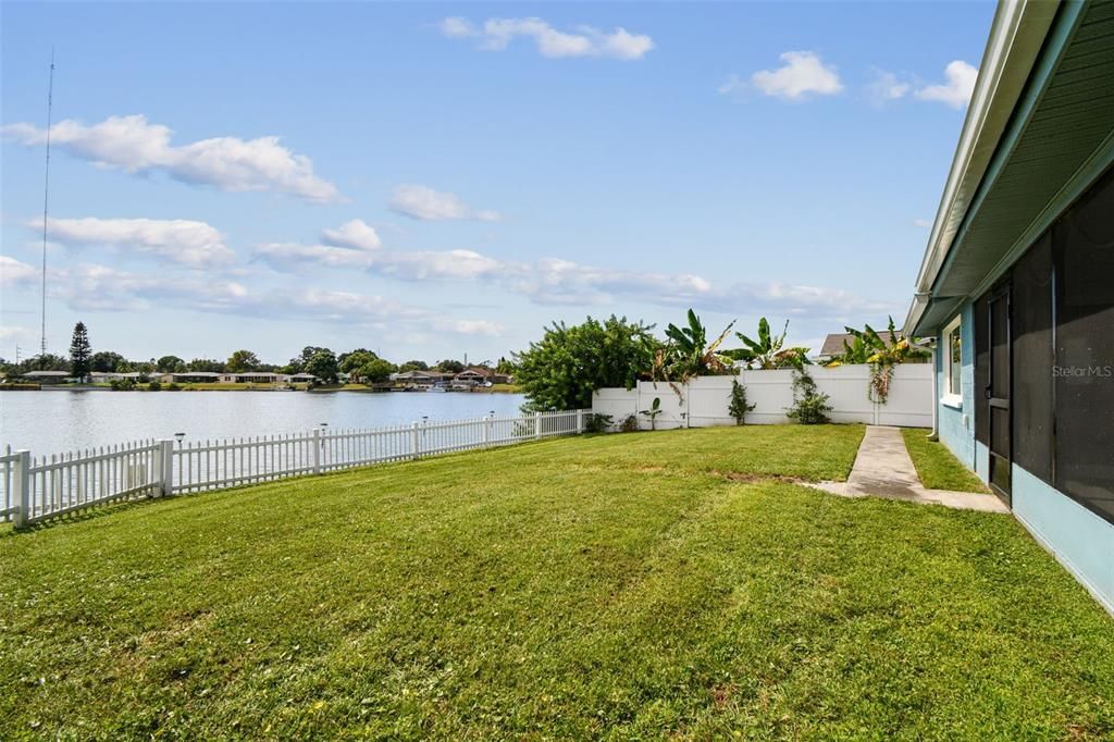 For Sale: $375,000 (2 beds, 2 baths, 1126 Square Feet)