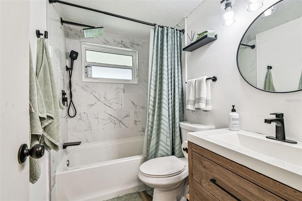 For Sale: $375,000 (2 beds, 2 baths, 1126 Square Feet)