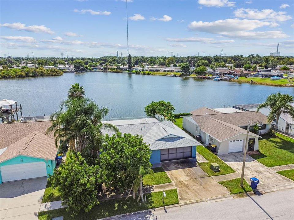 For Sale: $375,000 (2 beds, 2 baths, 1126 Square Feet)